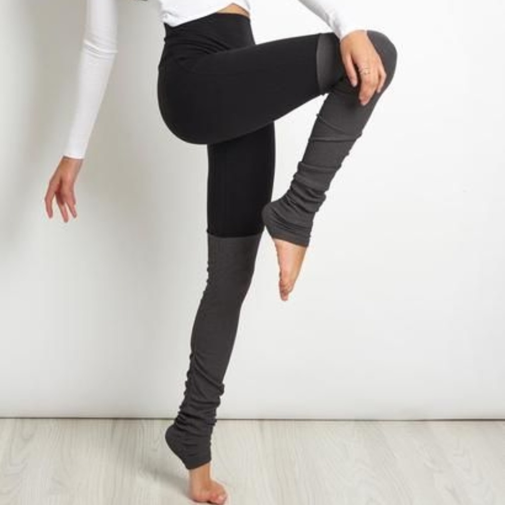 ALO Goddess Leggings in Black and Gray